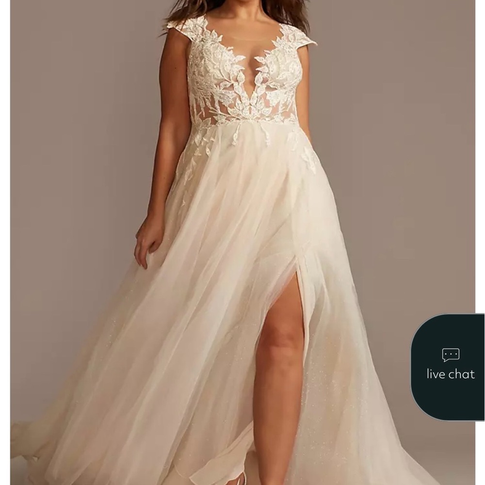 Elegant Cream Illusion Plunge Lace Appliqued Wedding Dress